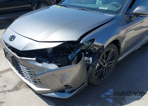 2025 Toyota Camry Xse z USA, uszkodzony, nr VIN 4T1DAACK9SU570278